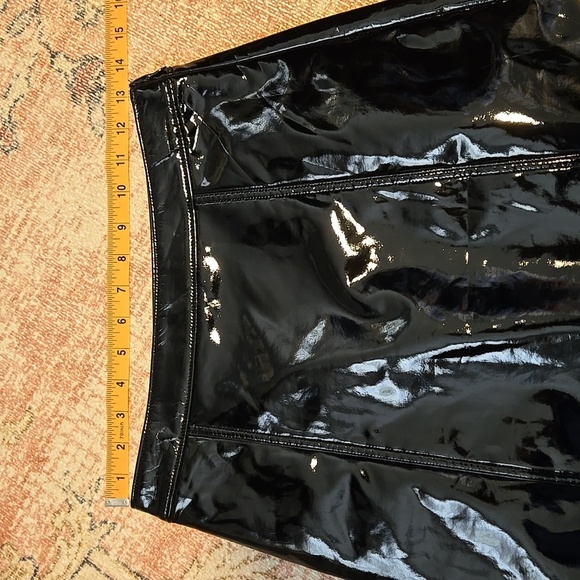 J. Crew Black Glossy Faux Leather Side Zip Lined Mini Skirt - Size 0 - Picture 8 of 11